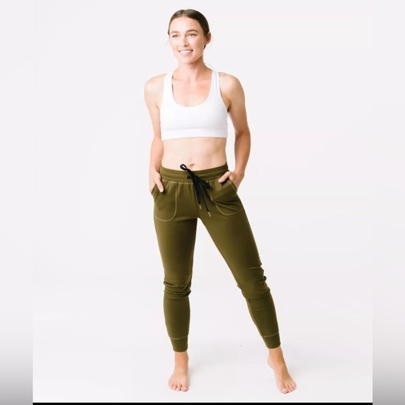 ZYIA Pants - ZYIA Active Olive Unwind Joggers Size XL
